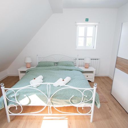 Apartmani Kac Karlovac Exterior foto