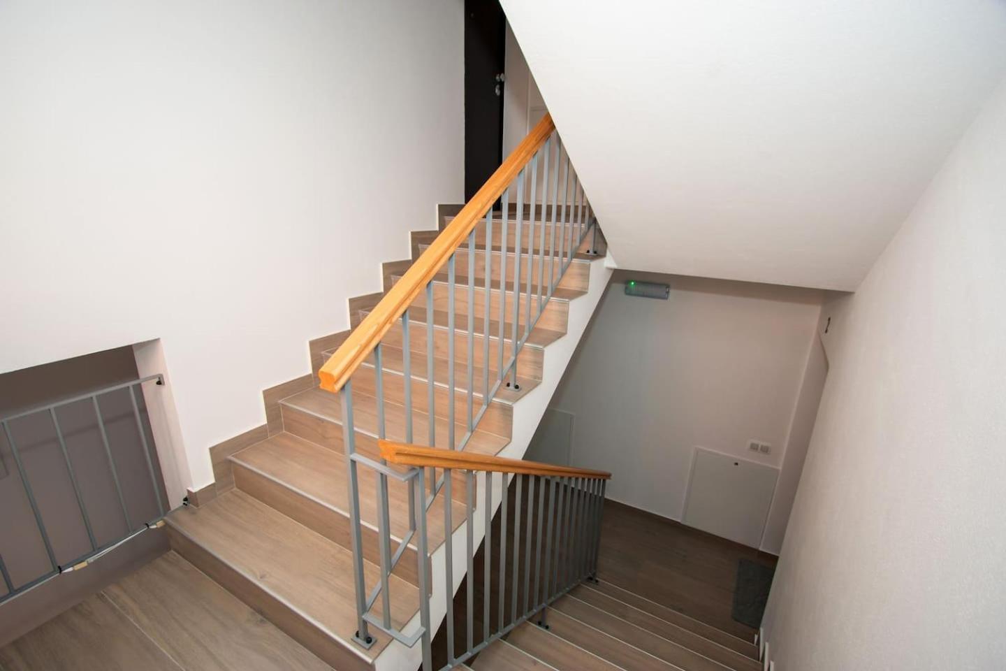 Apartmani Kac Karlovac Exterior foto
