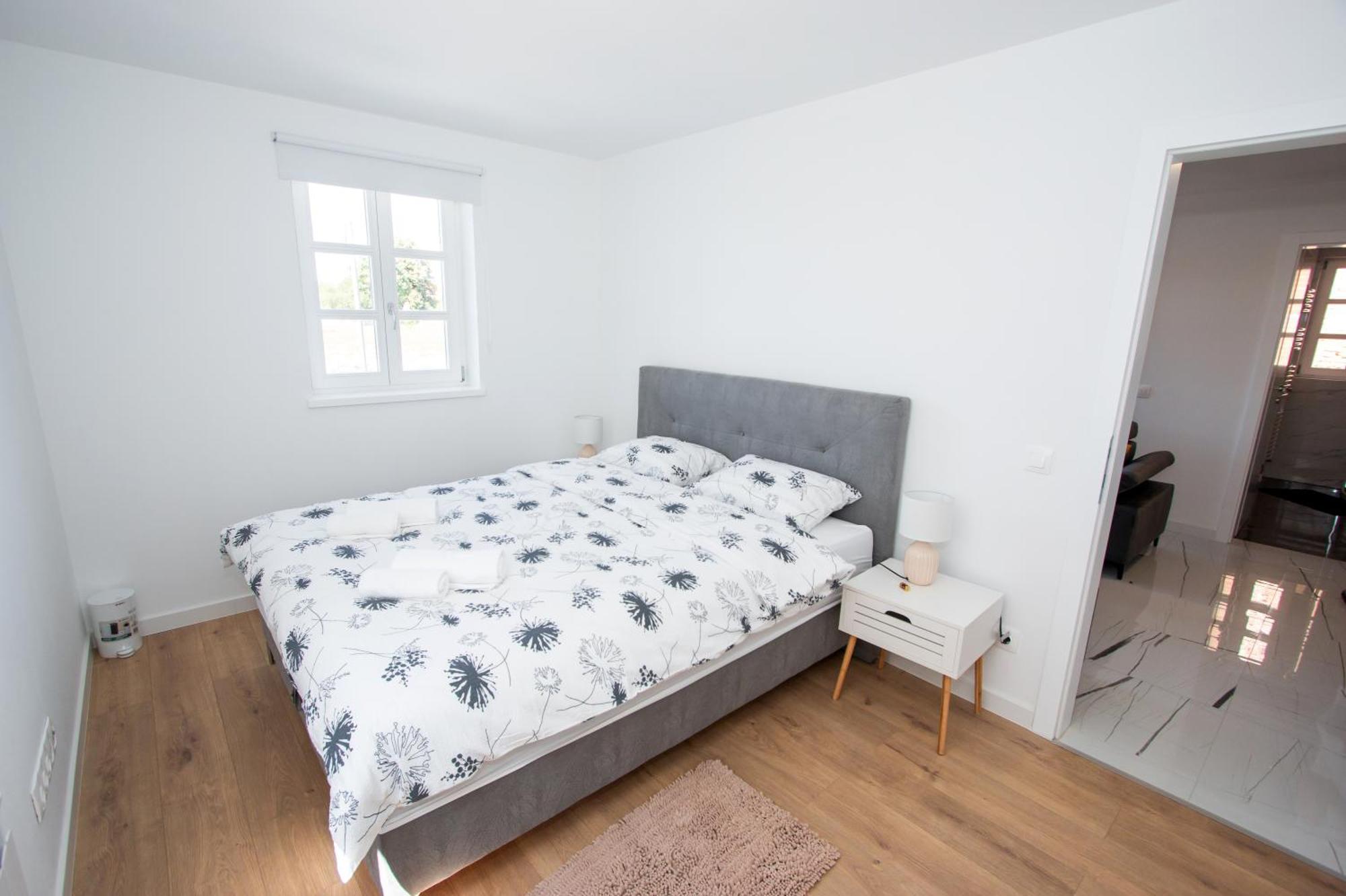 Apartmani Kac Karlovac Exterior foto