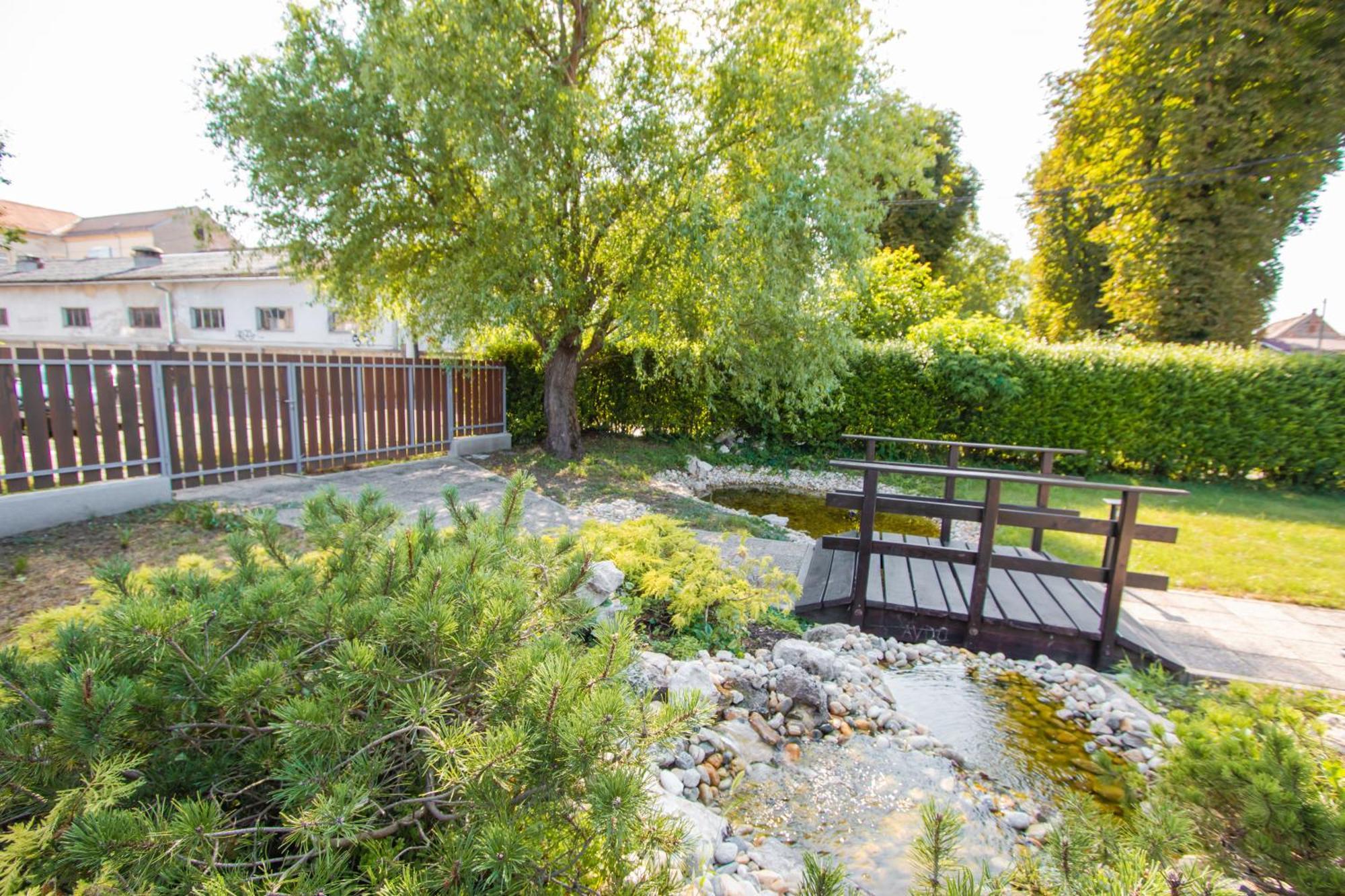 Apartmani Kac Karlovac Exterior foto